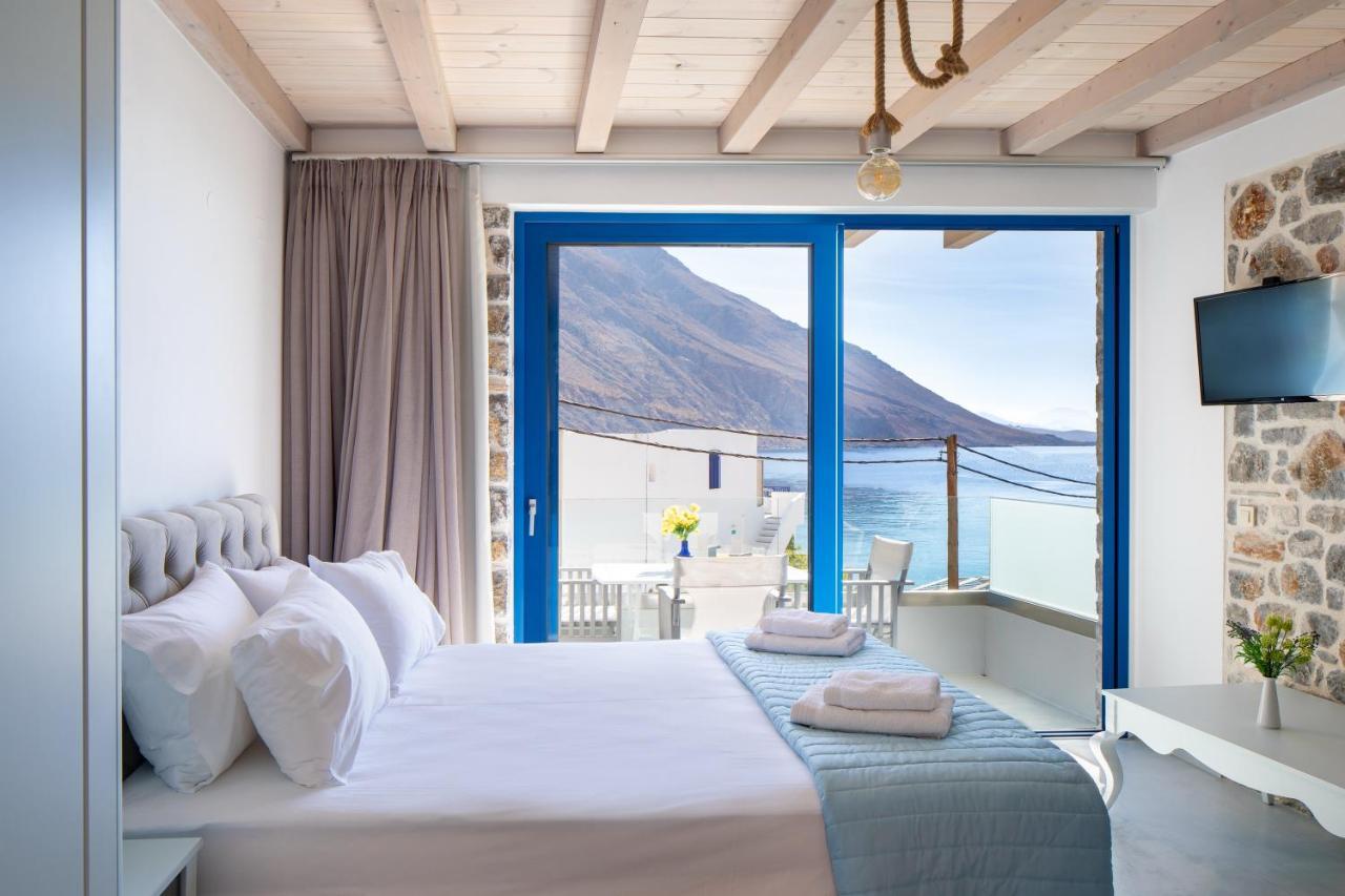 Apartahotel Molos Lutró