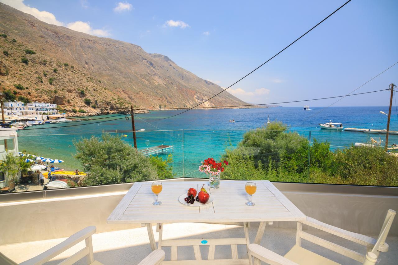 Apartahotel Molos Lutró