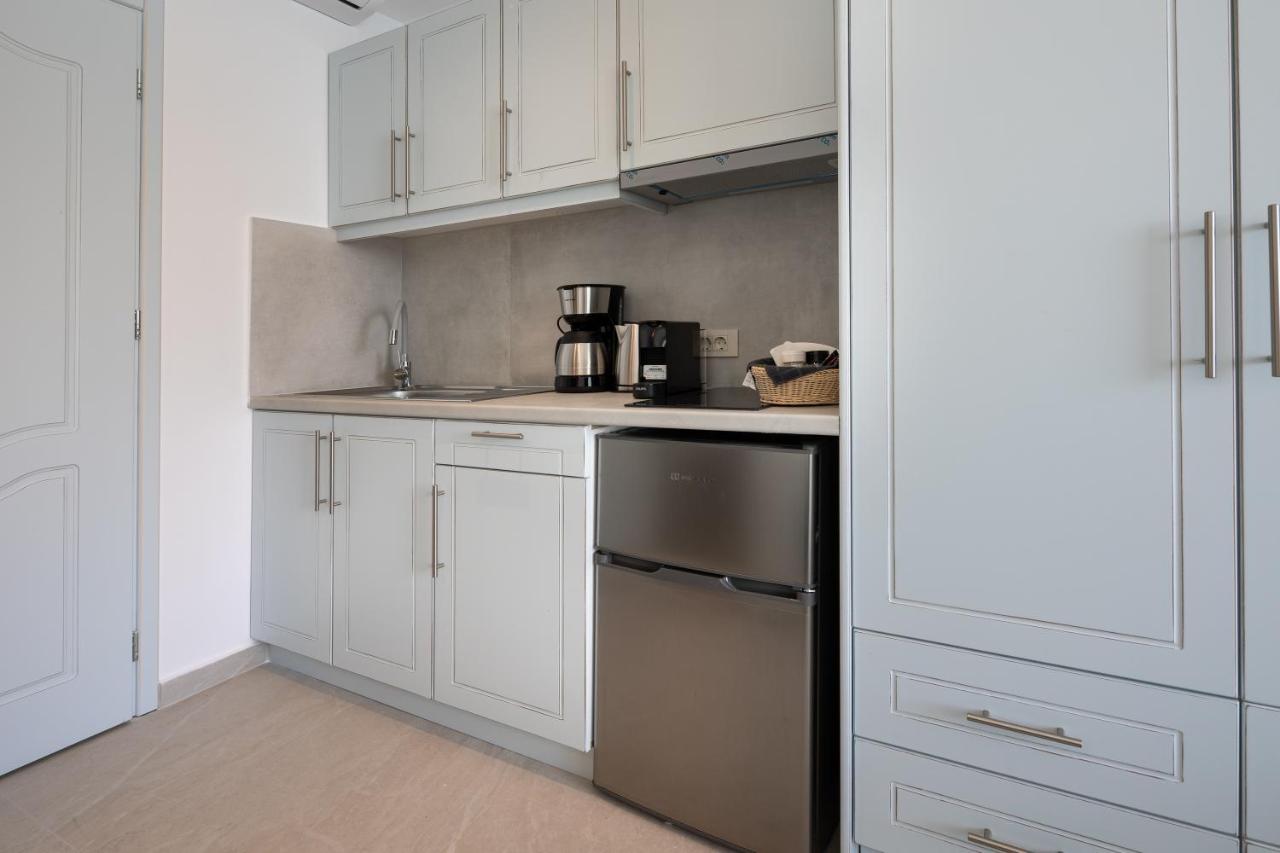 Aparthotel Molos Loutro