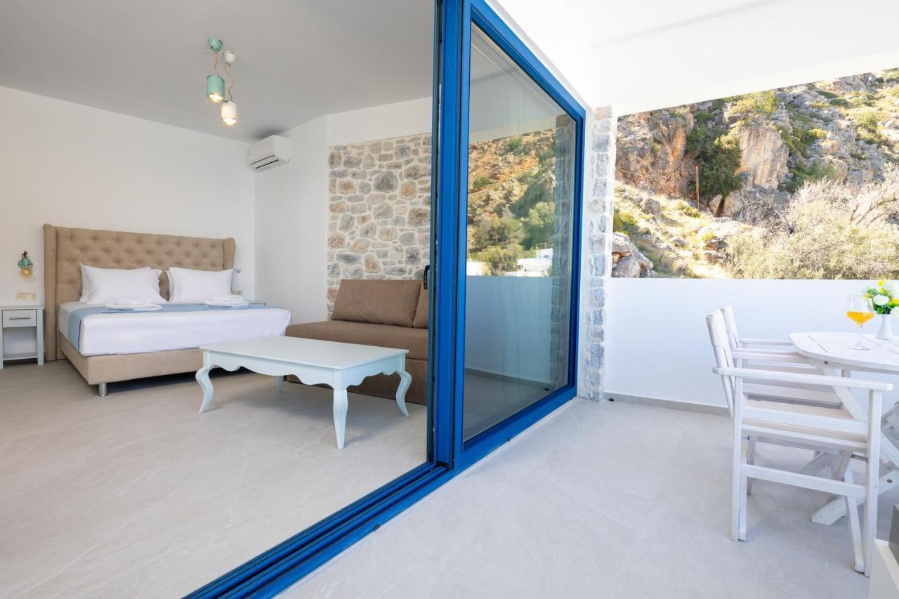 Apartahotel Molos Lutró