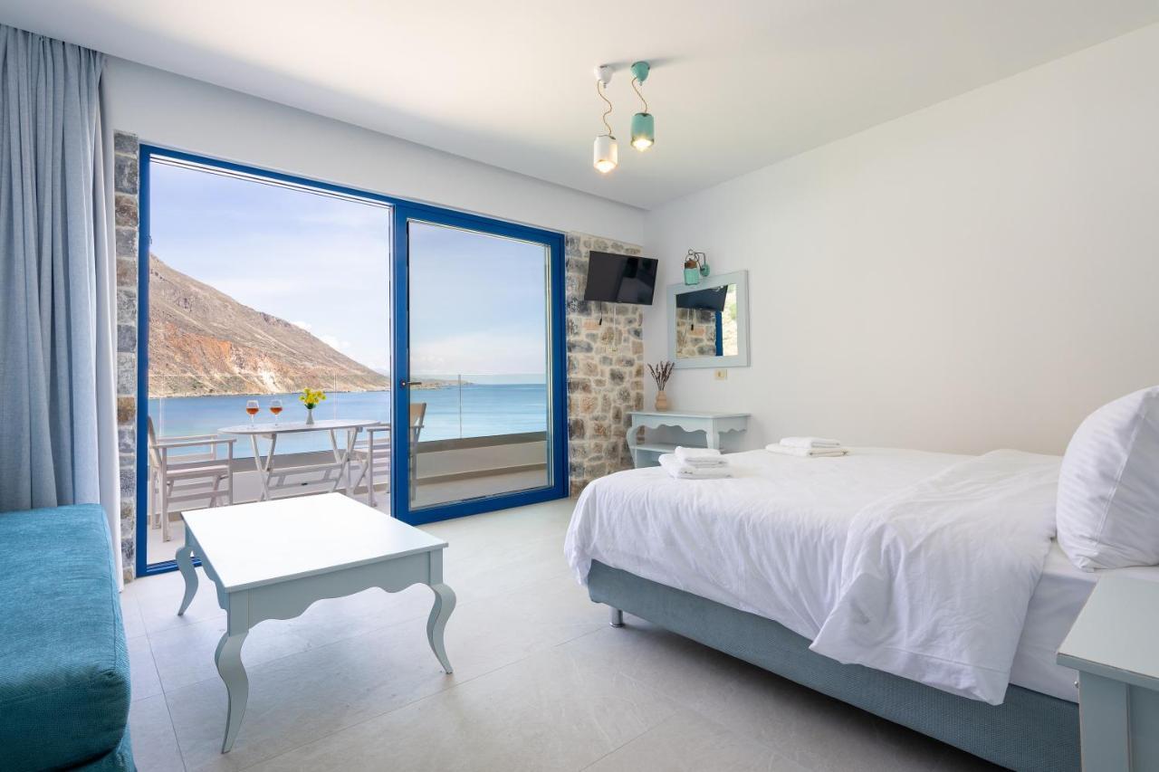 Molos Aparthotel Loutro